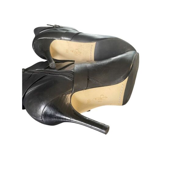 Coke Haan  Leather Stilleto mid ankle booties Black Size 6 B - Picture 8 of 15